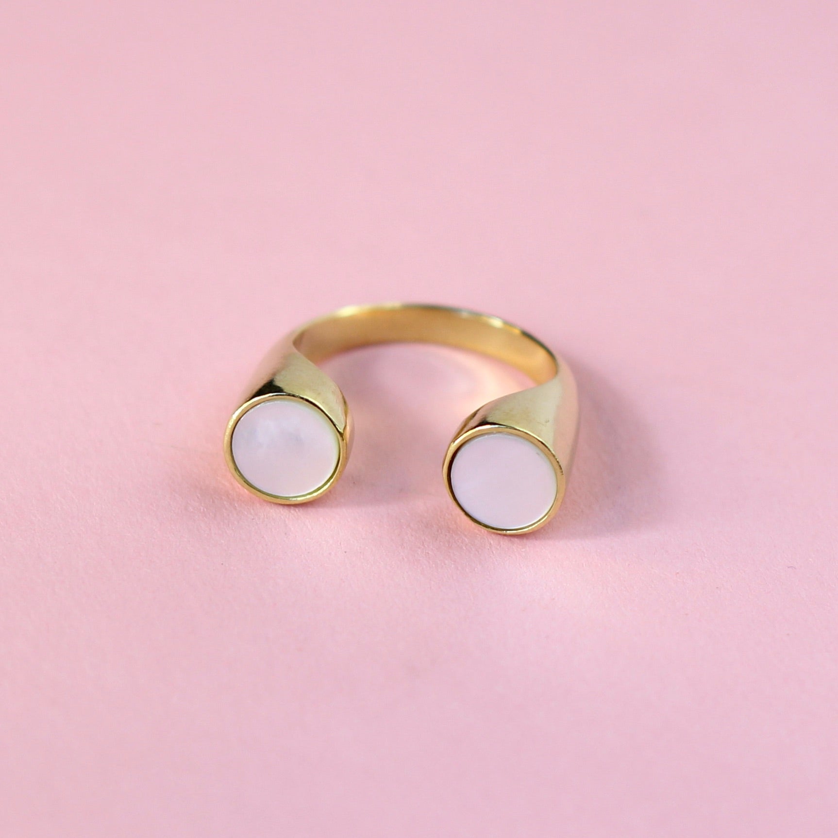 Gold toned bronze split shank ring with mother of pearl inlay