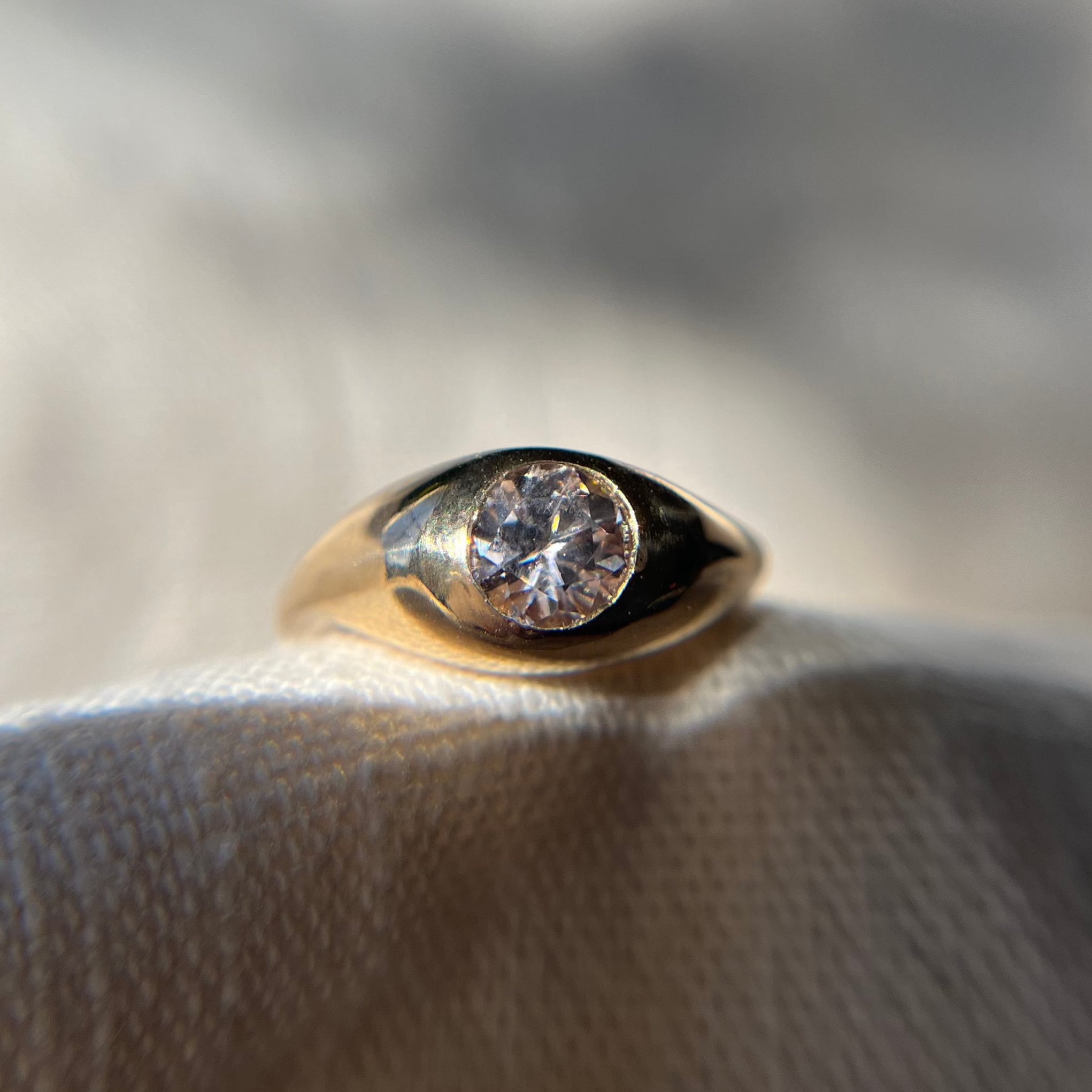 Zircon Wavy Ring, 6.5