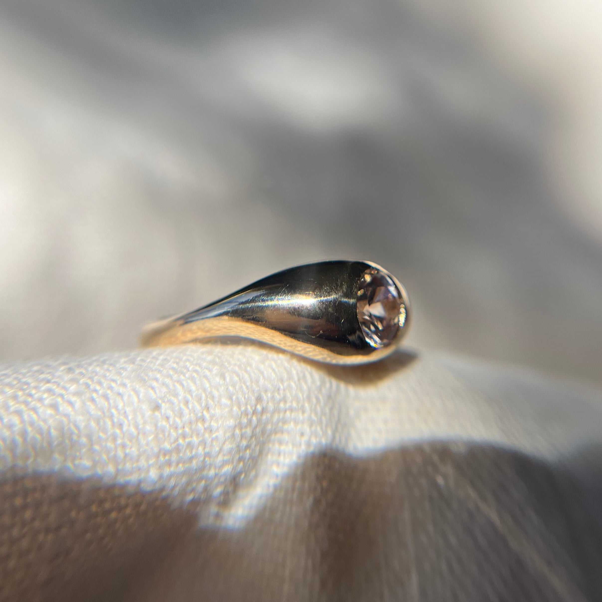 Zircon Wavy Ring, 6.5