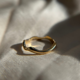 Gold Wavy Ring Size 5