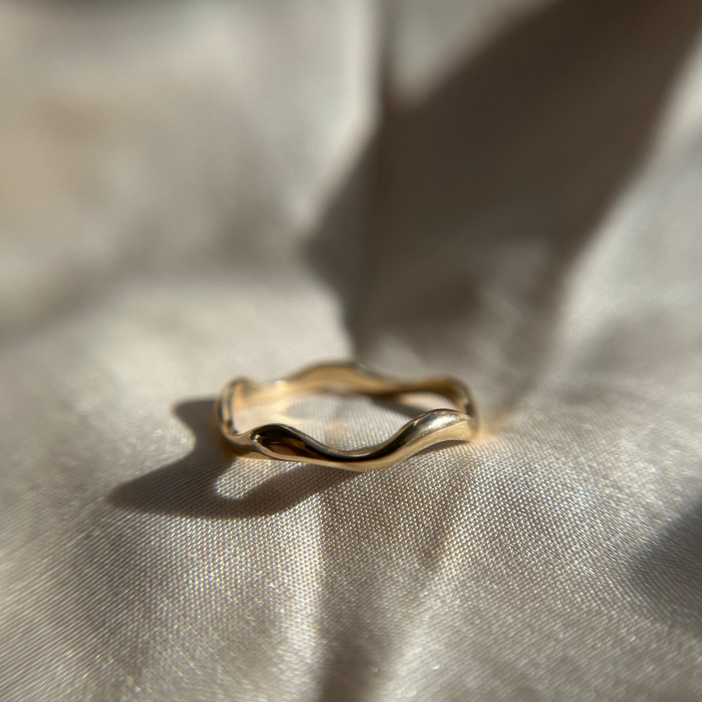 Gold Wavy Ring Size 7.5