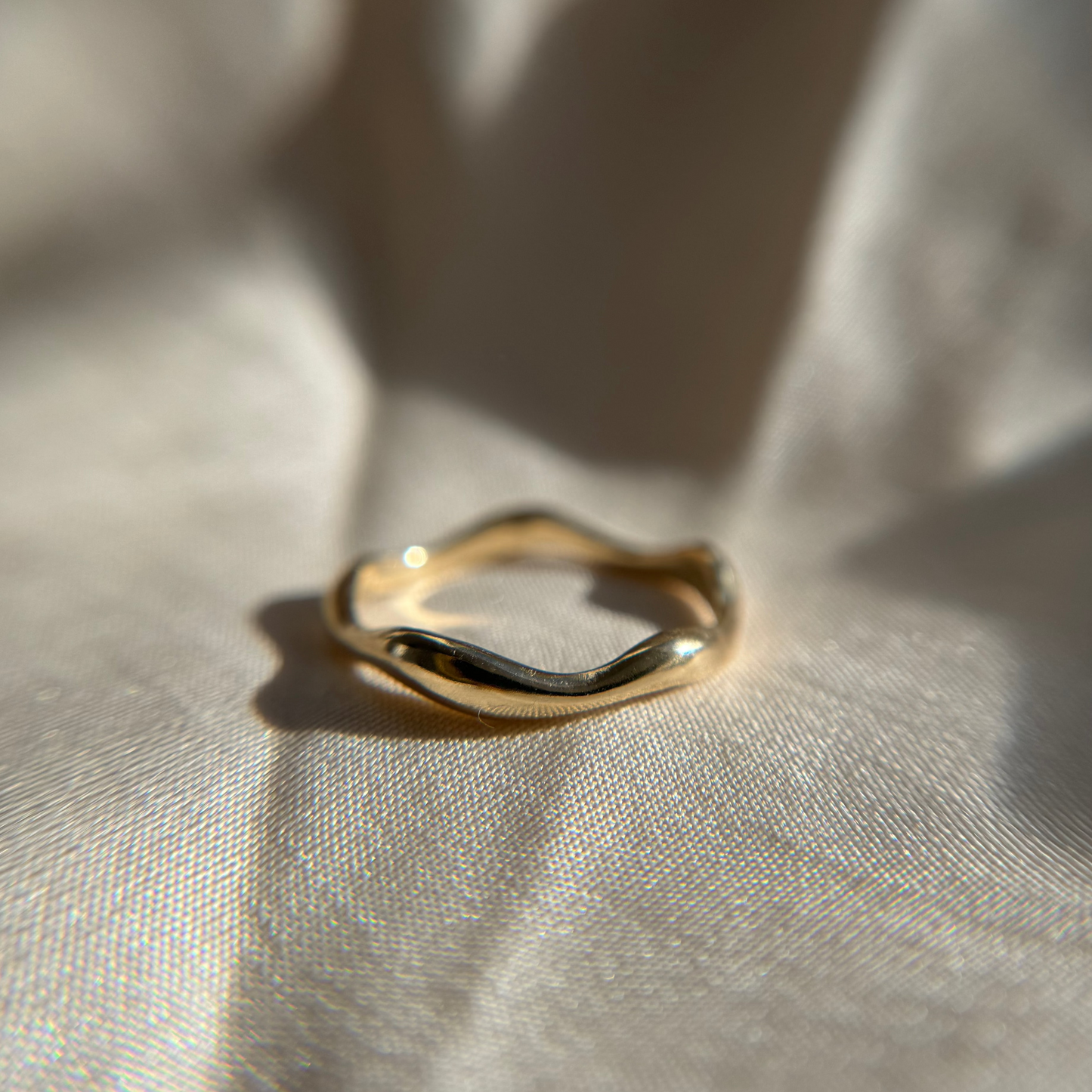 Gold Wavy Ring Size 6.5