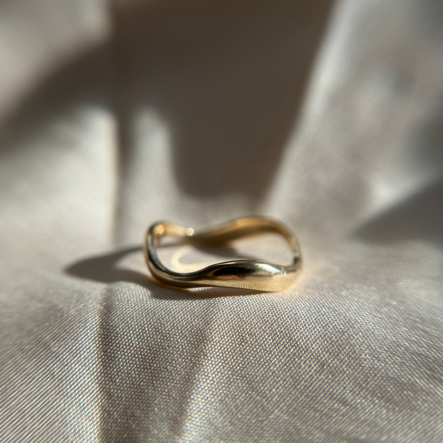 Gold Wavy Ring Size 6