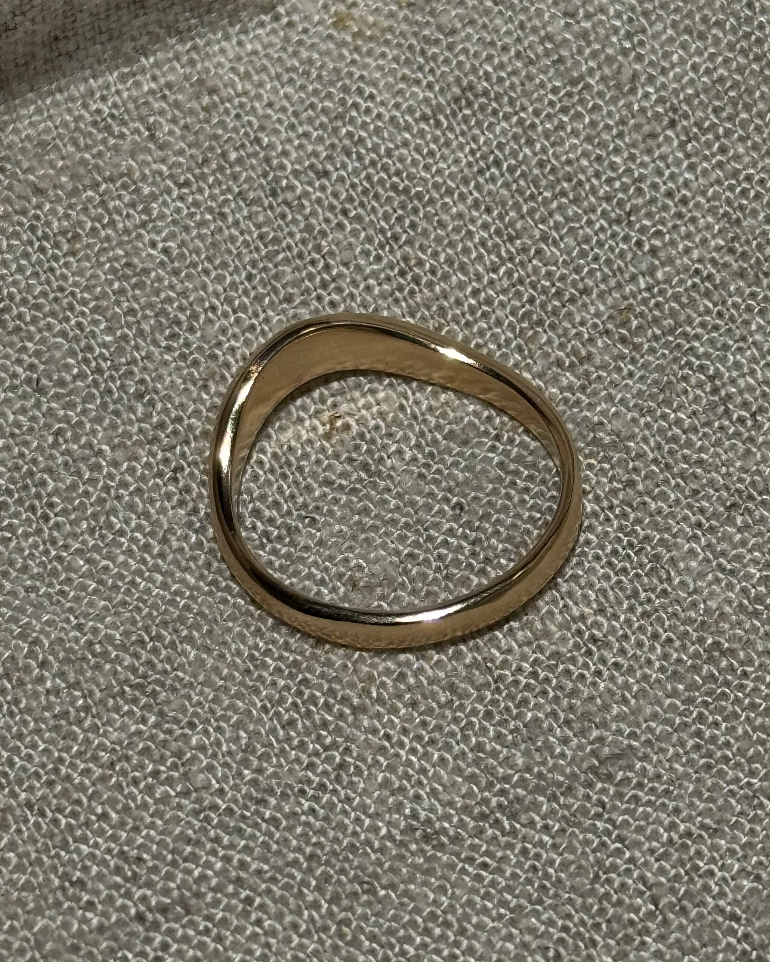 Gold Wavy Ring Size 5