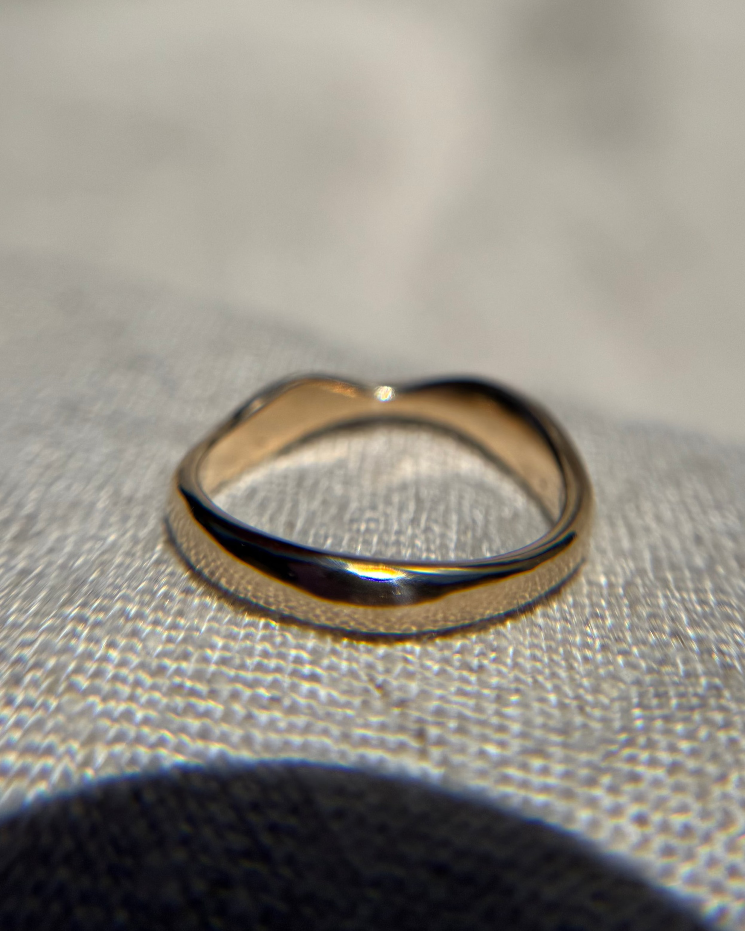 Gold Wavy Ring Size 6.25
