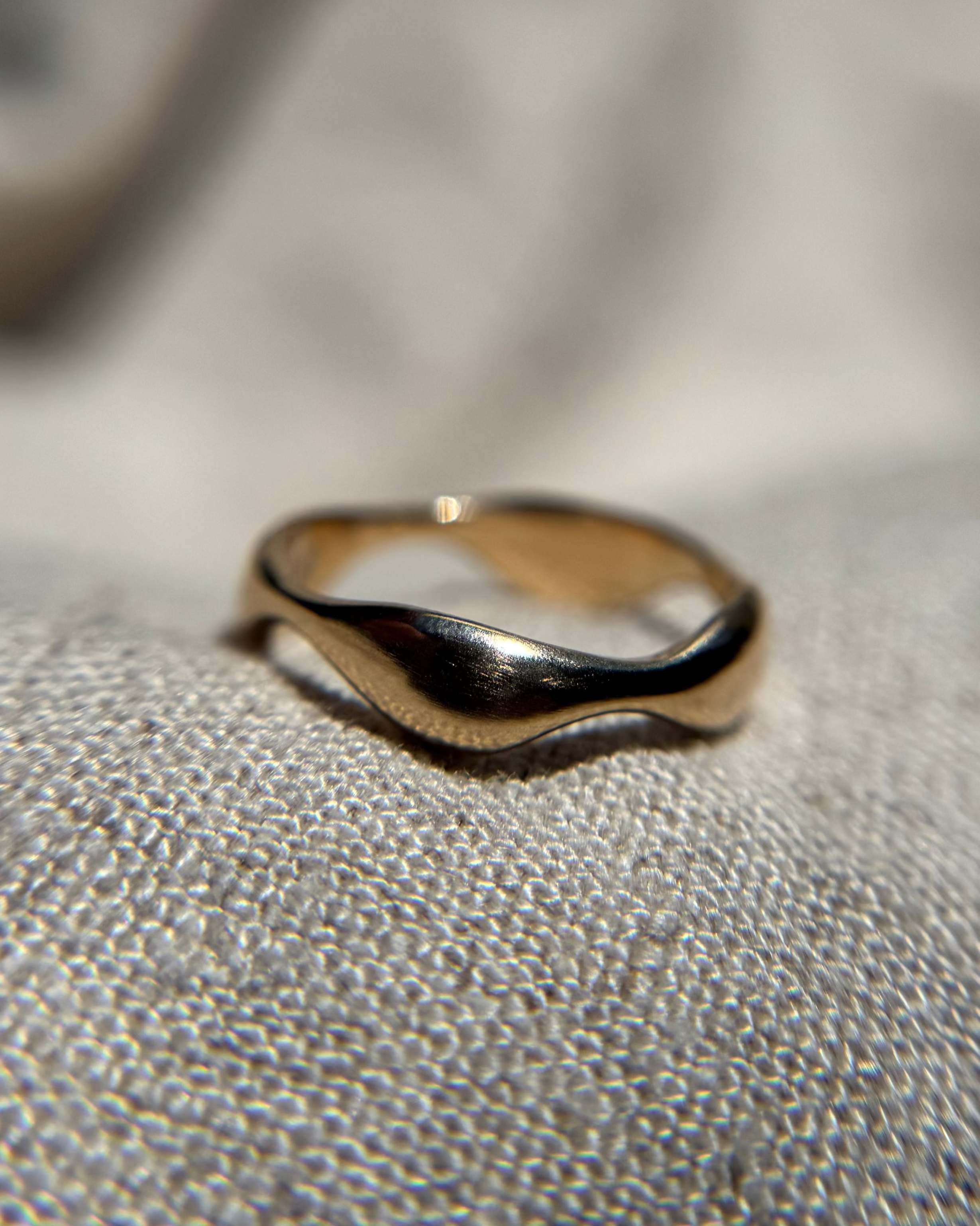 Gold Wavy Ring Size 6